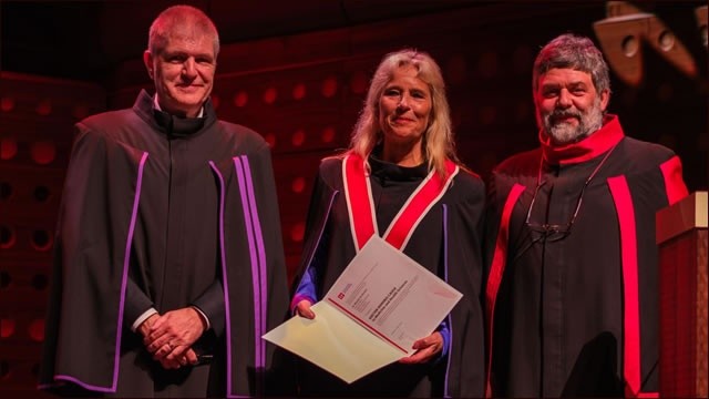 Wanda de Kanter draagt eredoctoraat op aan patiënten